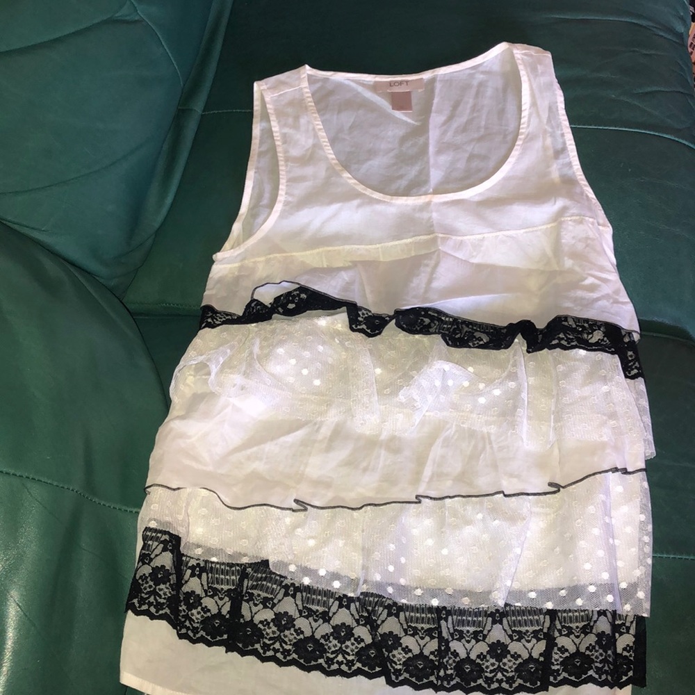 Loft ruffle lace shell size XS